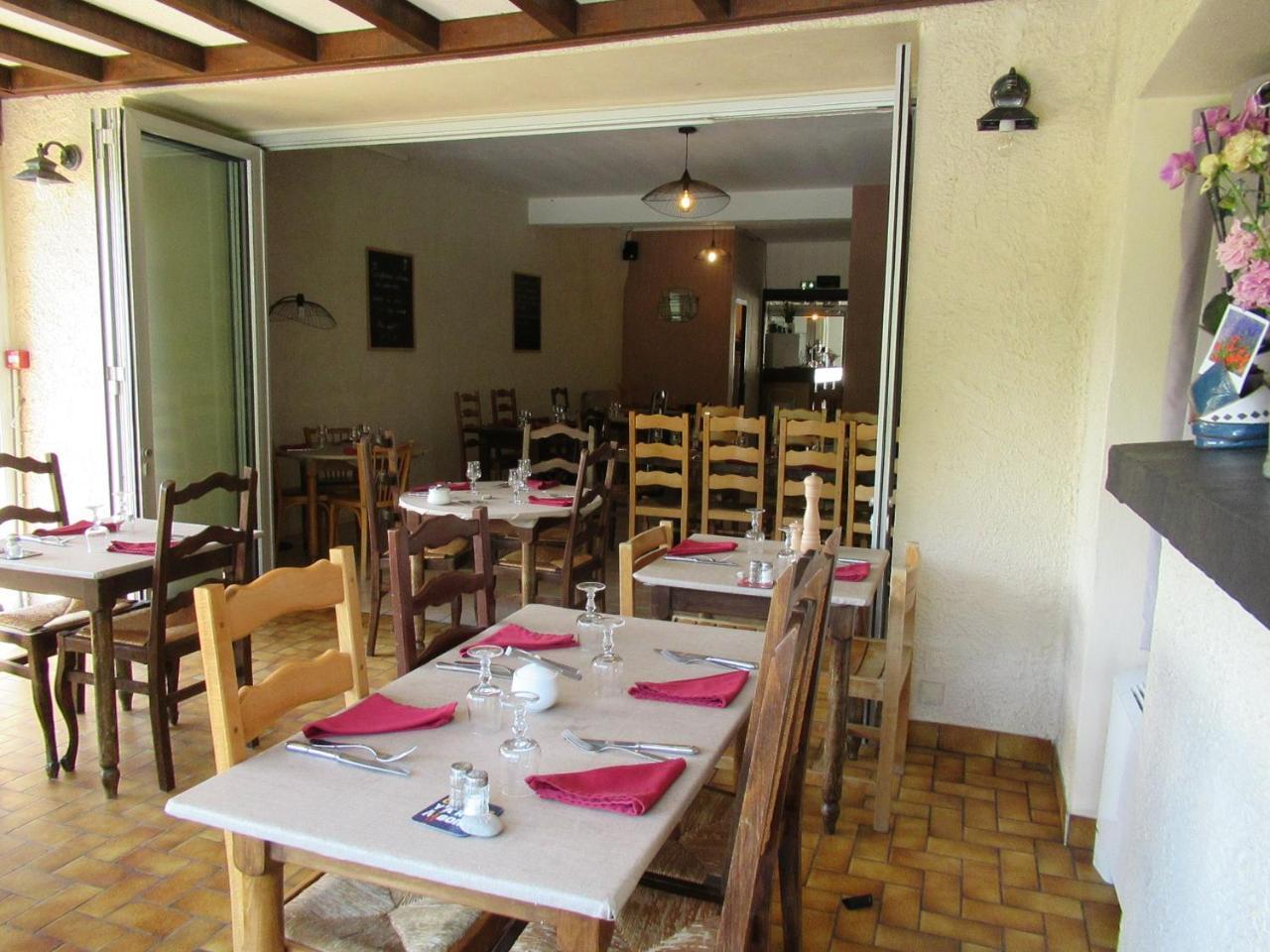 L'Auberge De L'Aygues Les Pilles Exterior photo